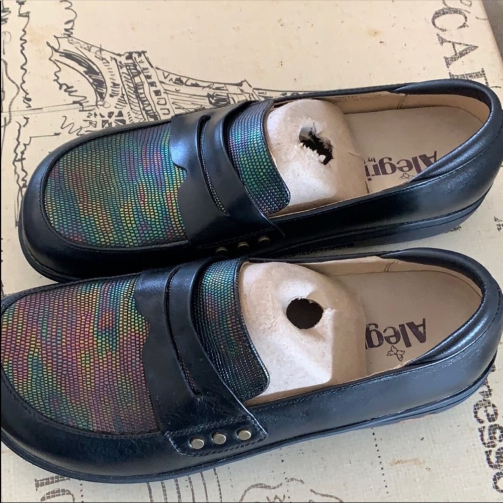 Algeria shoes